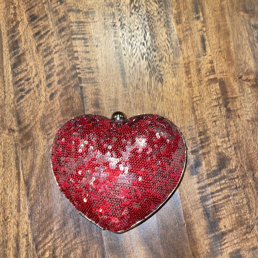 Red Sequin Valentine’s Day Heart Clutch 5.5”x5”x2.5”. Long & short chain.